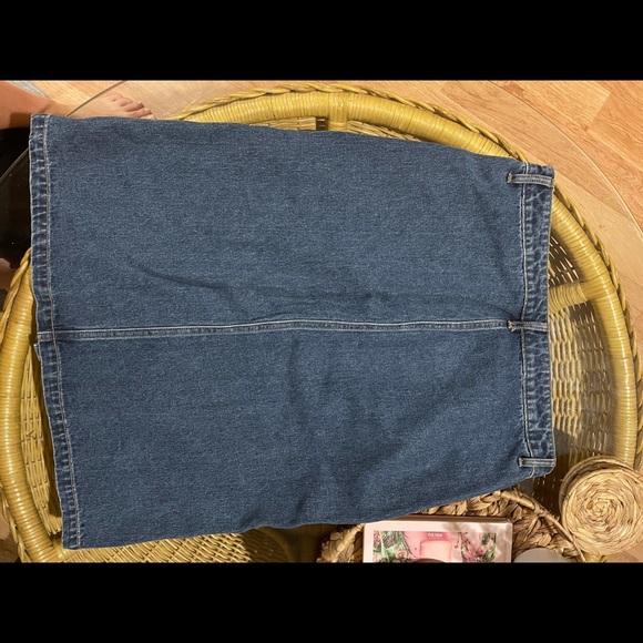 Old navy denim skirt - Picture 4 of 6